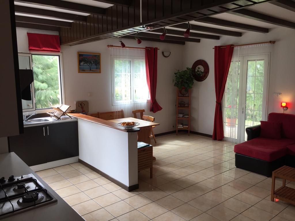 Meuble De Tourisme "Au Bord De La Mare" Villa Salazie Buitenkant foto